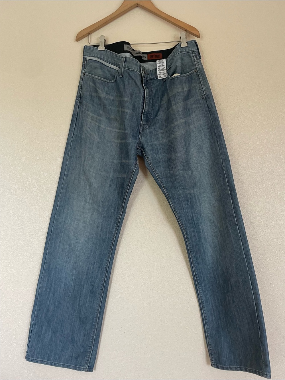 Levis Light Wash SLIM Straight Leg Jeans